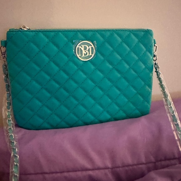 Vibrant Teal Quilted Crossbody Bag - Picture 8 of 9